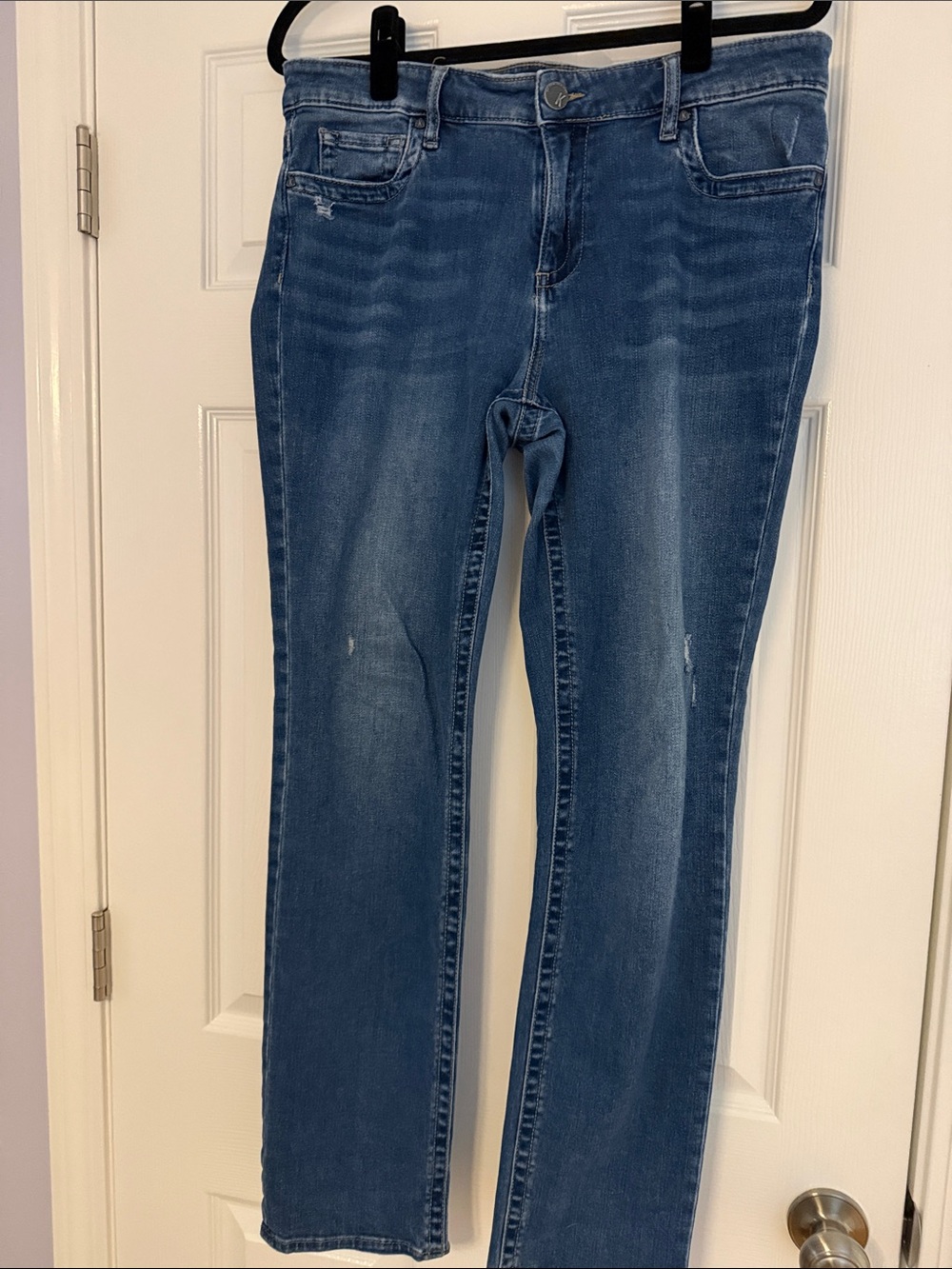 Kut from the Kloth Medium Blue Straight Leg Jeans